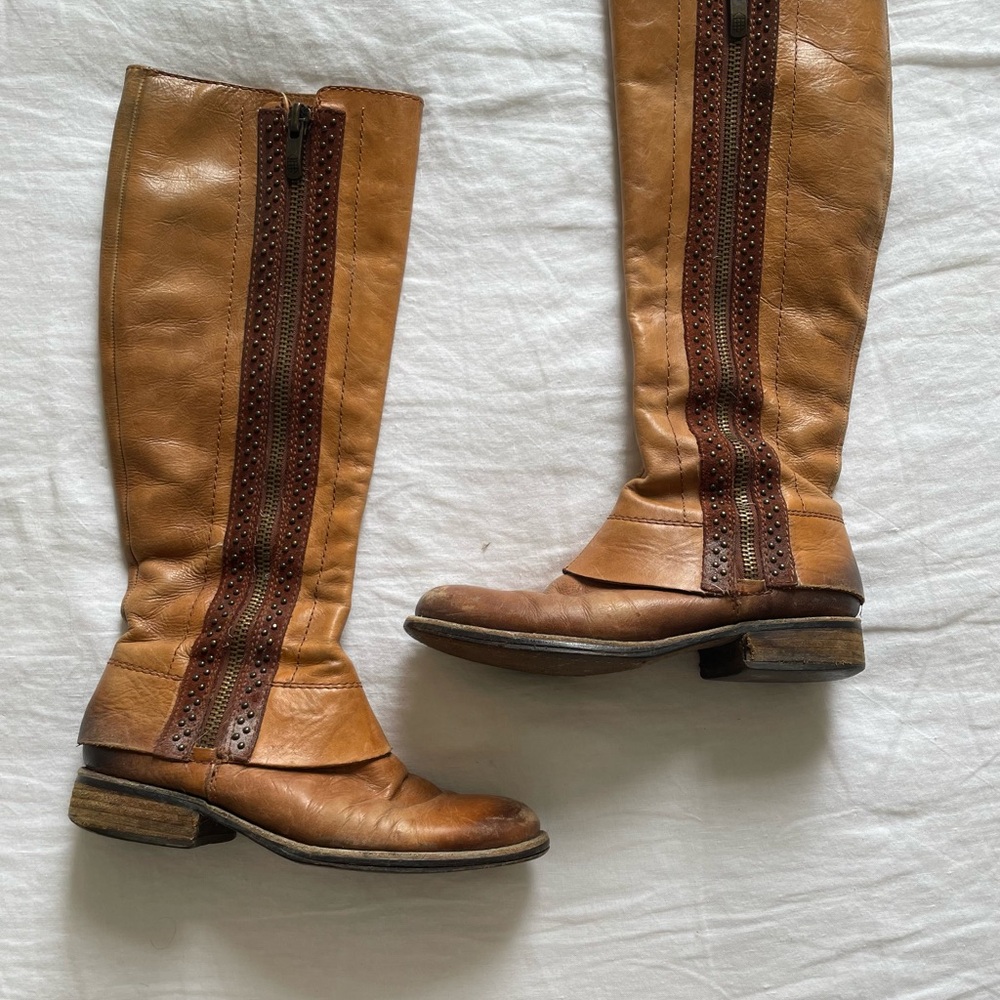 Vince Camuto Tan Over the Knee Boots Elegant Leather Design